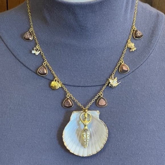 “Birth of Venus" Aphrodite Goddess Greek Roman Mythology Handmade Gold Necklace - Picture 7 of 16